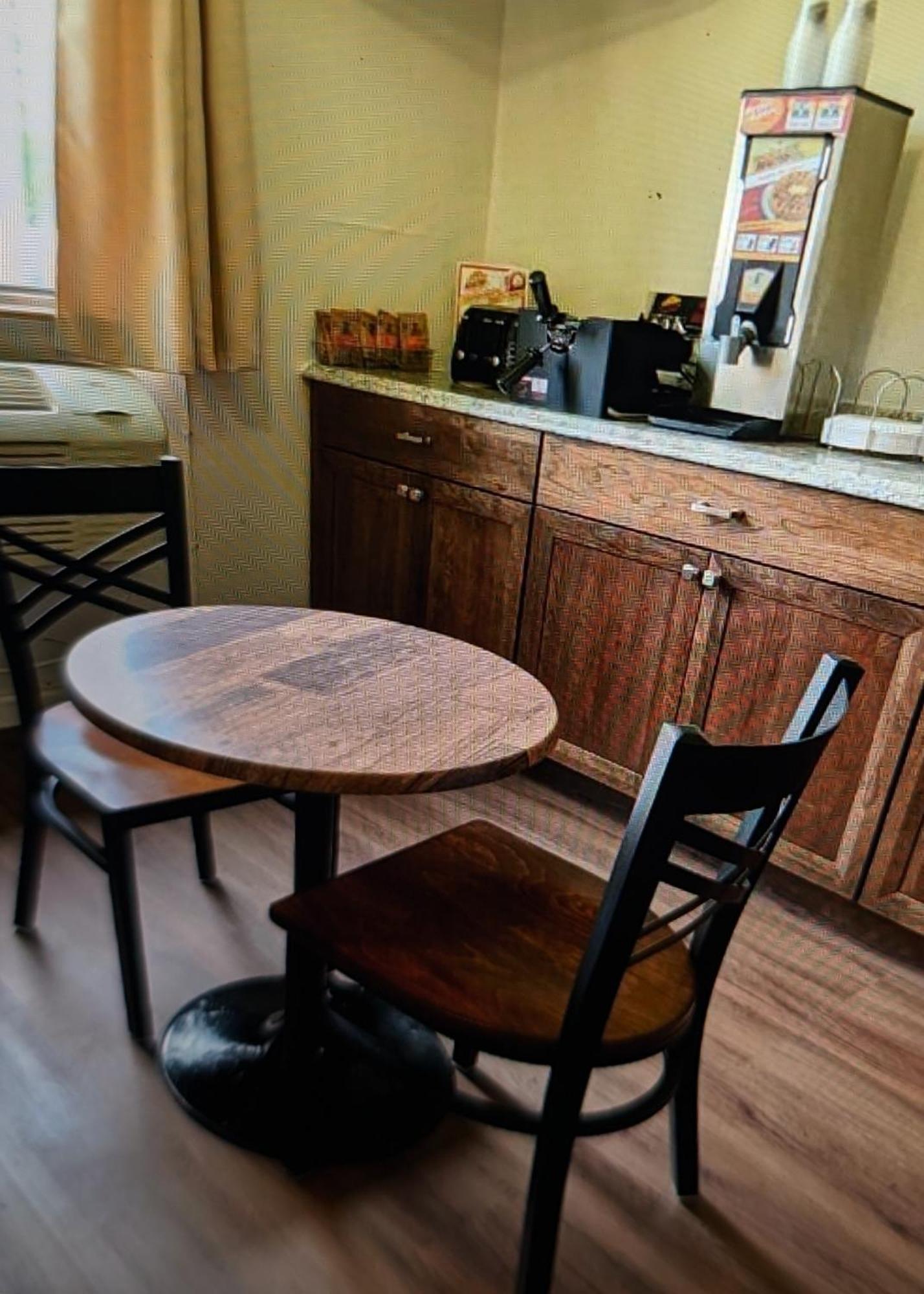 The Covered Bridge Inn Brattleboro Extérieur photo