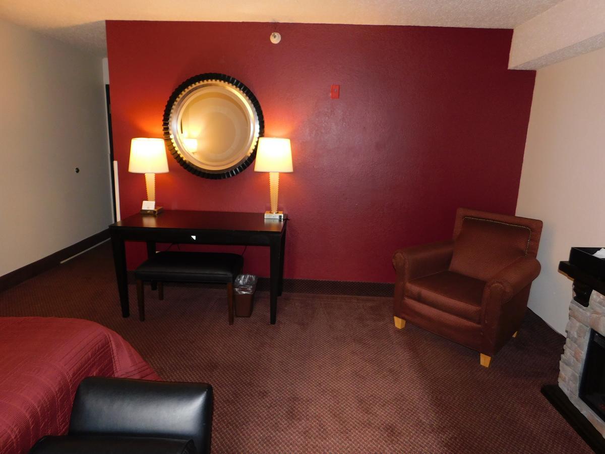 The Covered Bridge Inn Brattleboro Extérieur photo
