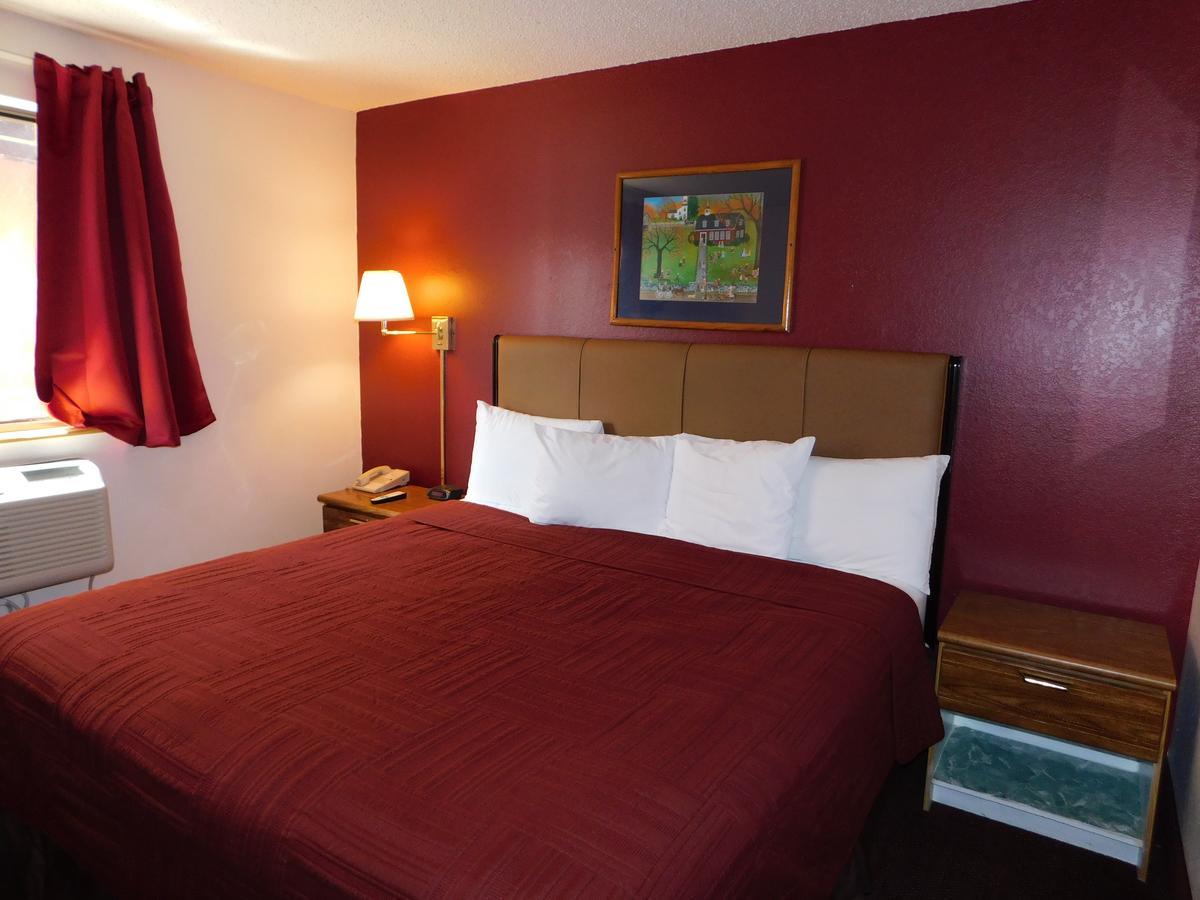 The Covered Bridge Inn Brattleboro Extérieur photo